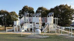 びわこ地球市民の森の3階建て大型遊具